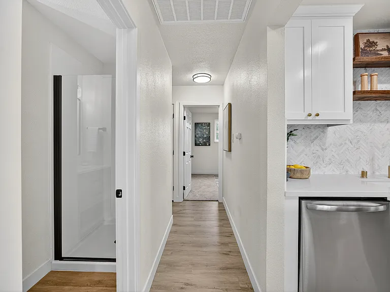 1335 School St — Photo 27