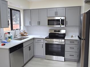 460 Harris Rd, Hayward, CA 94544