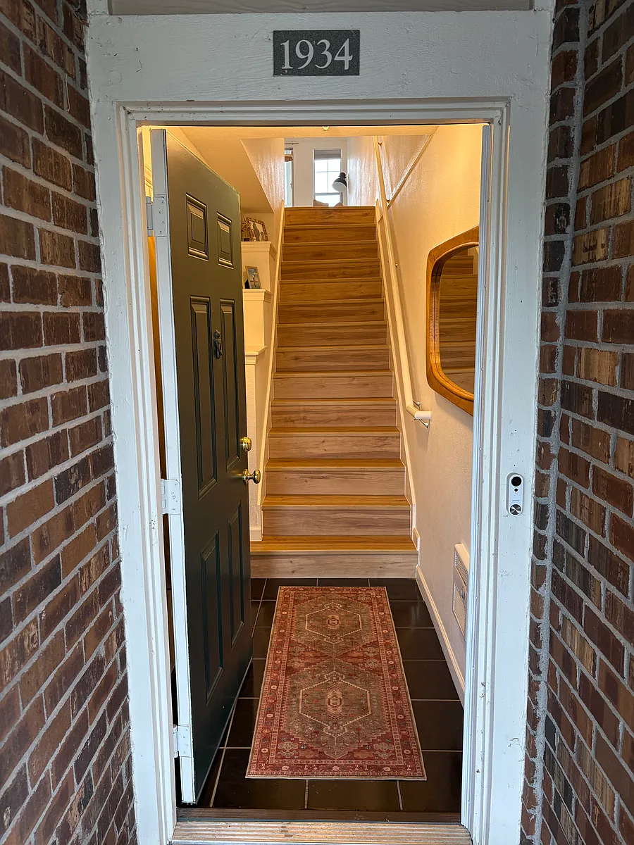 Entryway - 1934 Oxford Ln