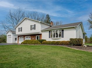 2977 Ewings Rd, Newfane, NY 14108