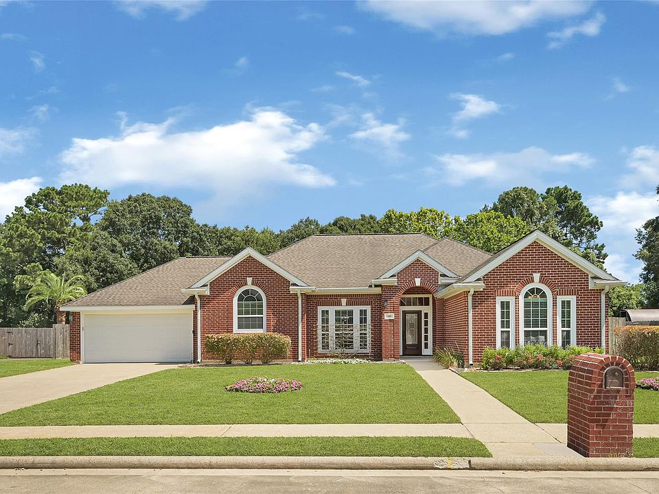 1st image of 110 Regal Ln