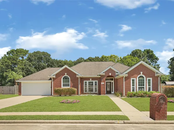 110 Regal Ln, Liberty, TX 77575