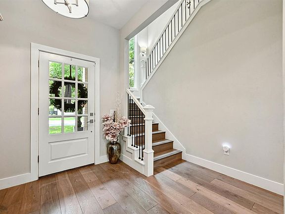 3rd image of 3400 Oakmont Blvd
