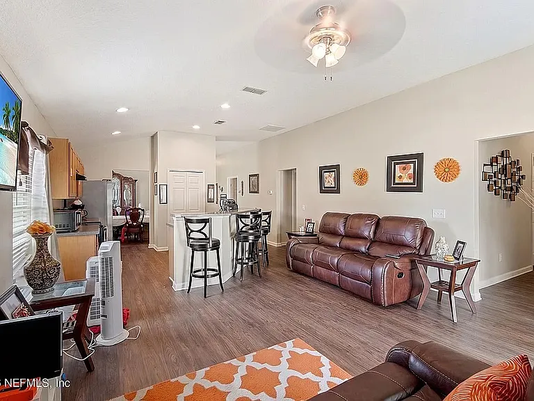 9155 Mill Grove Dr — Photo 6