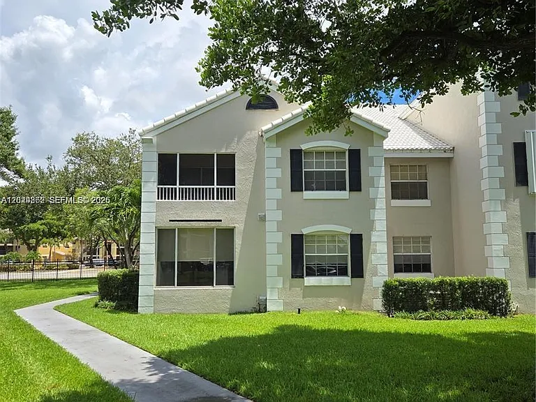 2890 N Oakland Forest Dr #102 — Photo 18