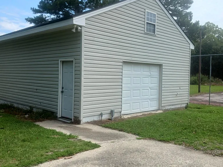 174 Belfast Rd — Photo 4