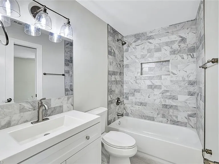 265 Georgetown Blvd #60 — Photo 11