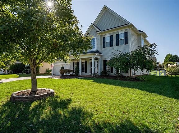 3rd image of 762 Cedarwood Ct