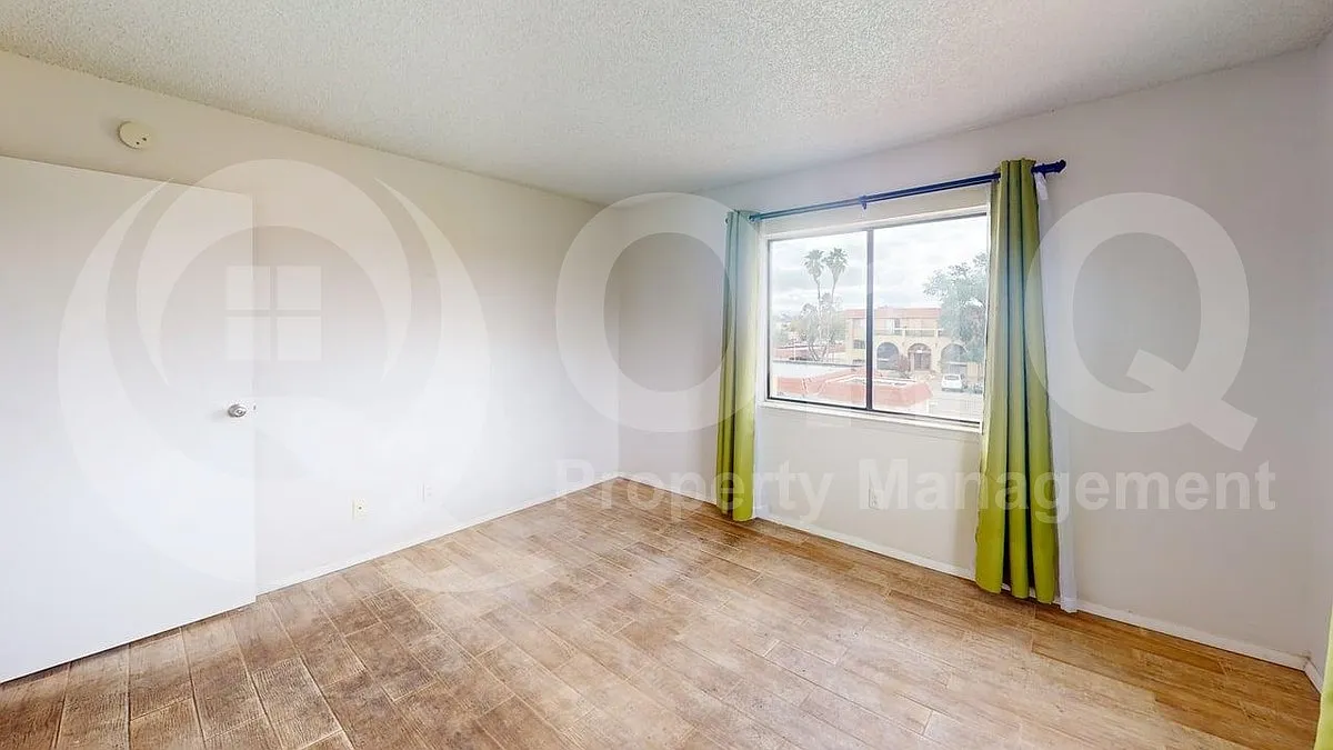 1 bed, 1.0 bath, 672 sqft, $849 — Photo 2