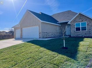 1371 N Lyon Ave, Republic, MO 65738