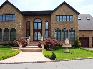 120 Nicolosi Dr, Staten Island, NY