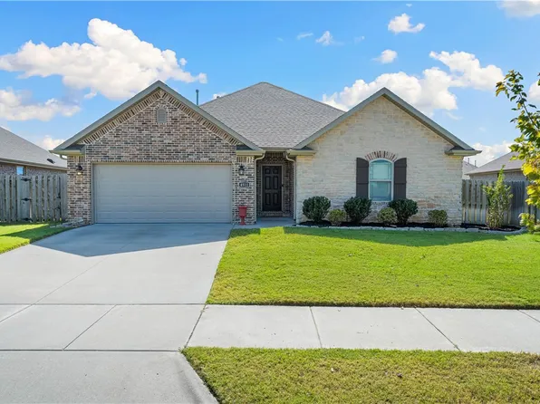 4511 W Blissful Dr, Fayetteville, AR 72704