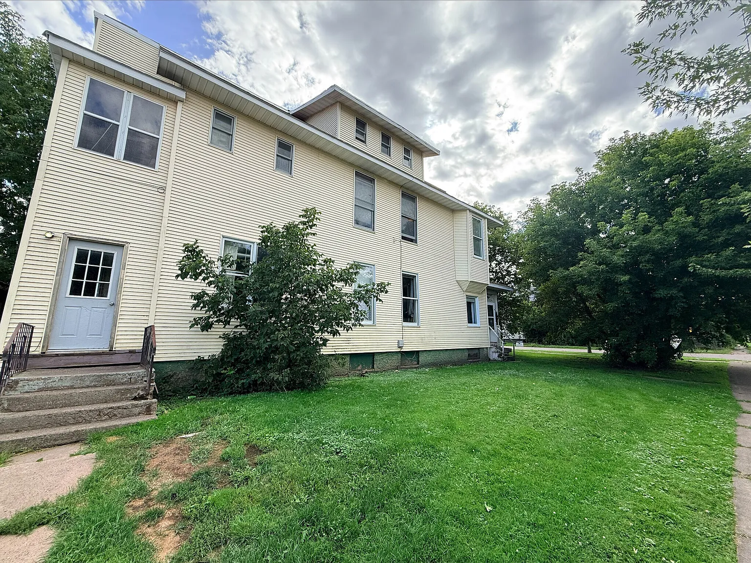 2 bed, $1,150 — Photo 1
