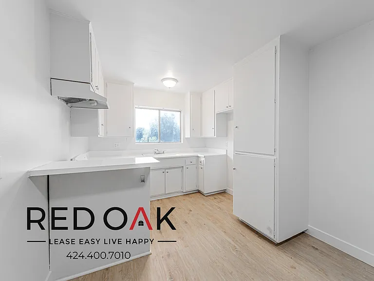 915 Mount Olive Dr #15 — Photo 2