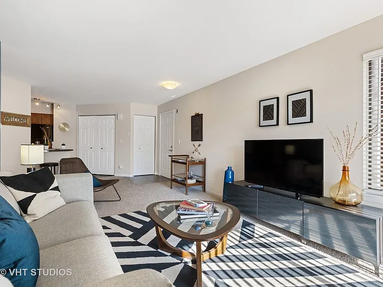 1621 Westminster Dr #112 — Photo 39