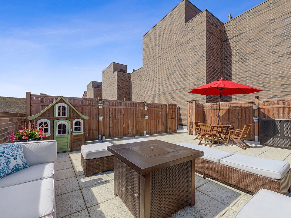2nd image of 4845 N Damen Ave APT 3N