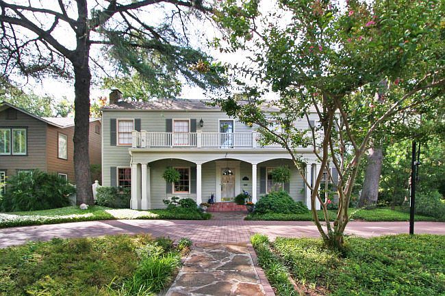 1st image of 422 Harrison Ave