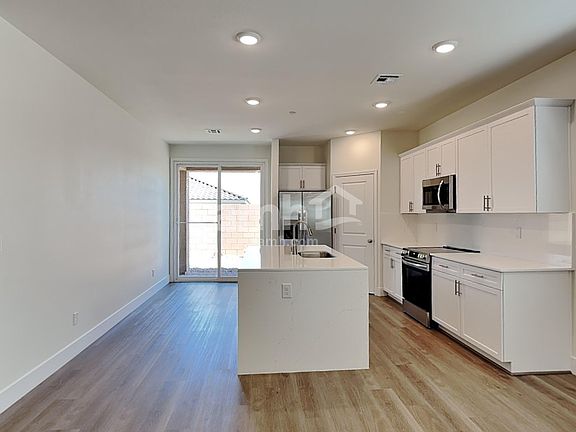 3rd image of 506 Silverbell Falls Pl