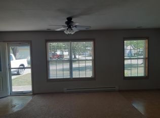 426 S Sycamore St #426, Monticello, IA 52310