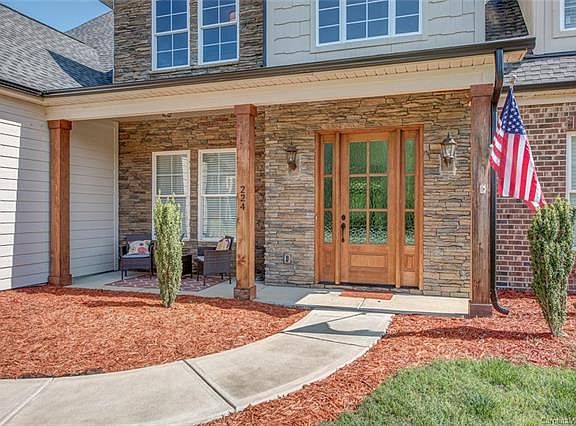 3rd image of 224 Woodbriar Trl