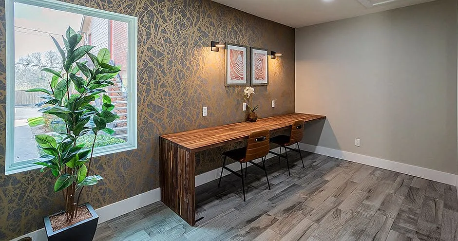 Brooksfield Apartments — Photo 3