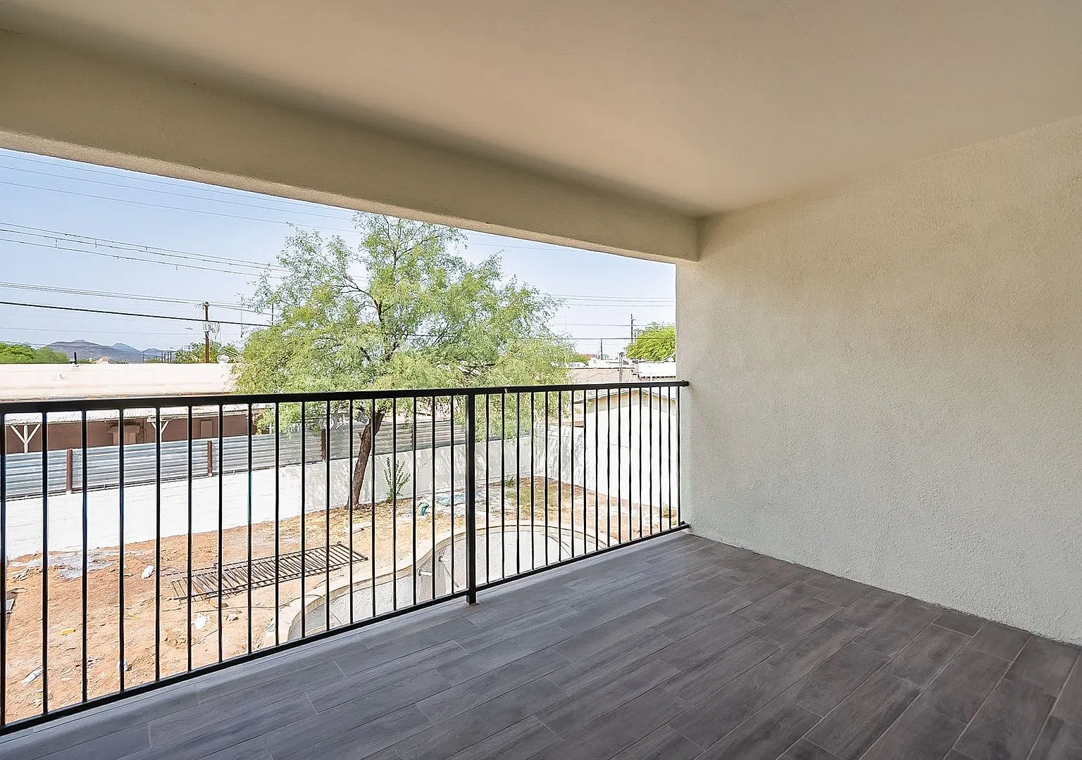 2223 E. Parkway Terrace — Photo 3