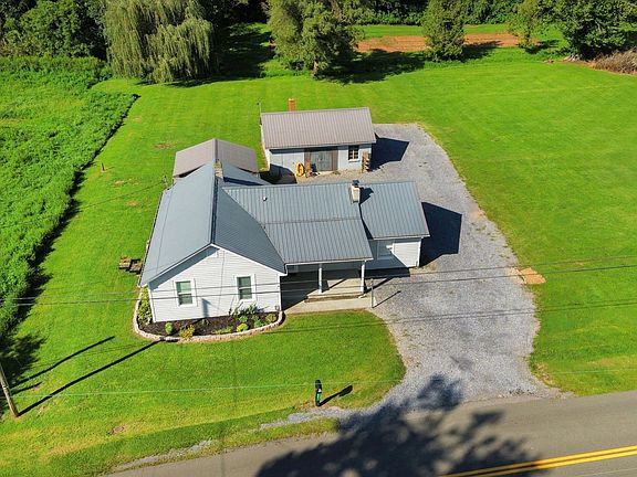 5th image of 637 Riverside Rd