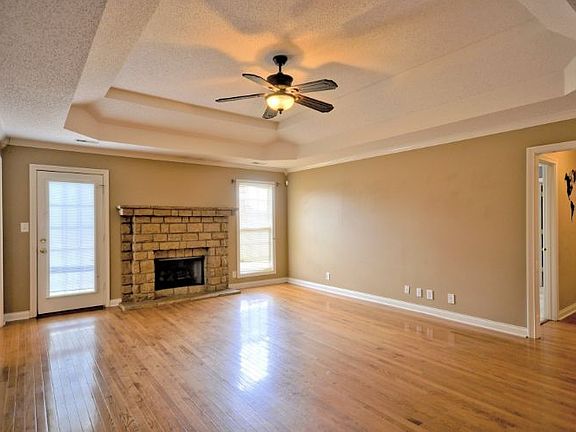 3rd image of 3713 Wheatfield Ln