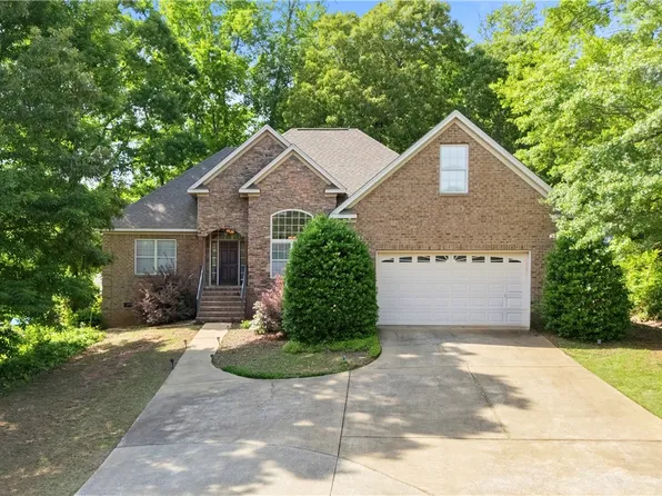1786 Piedmont Dr, Auburn, AL 36830