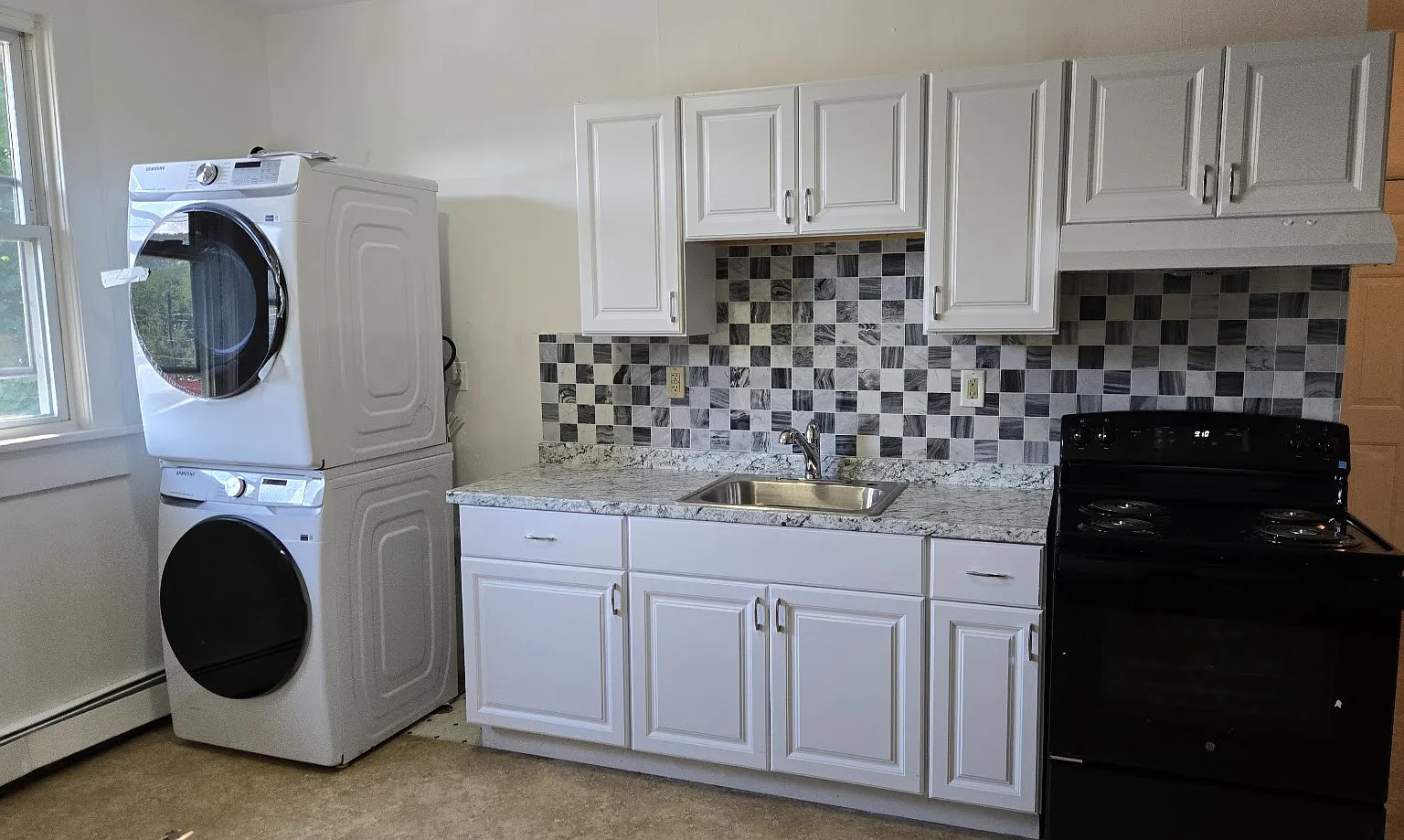 3 bed, 1200 sqft, $2,100 — Photo 4