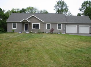 682 Middle Rd, Oswego, NY 13126