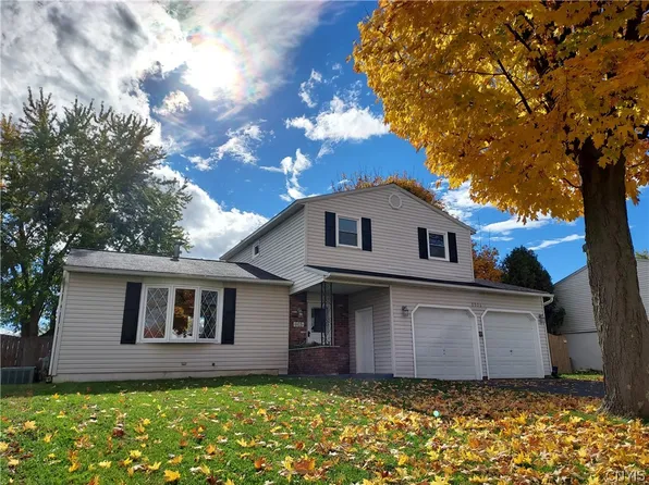 8026 Evesborough Dr, Clay, NY 13041