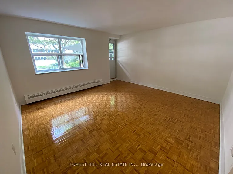11 Shallmar Blvd #105 — Photo 2