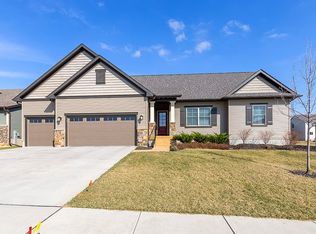 5943 Oregon Dr, Bettendorf, IA 52722