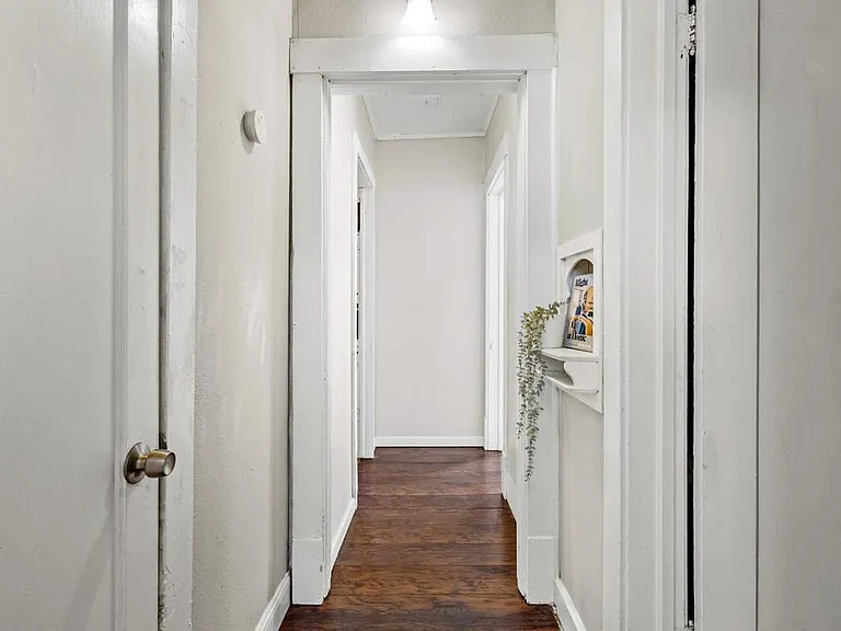 1310 W Morton St — Photo 24