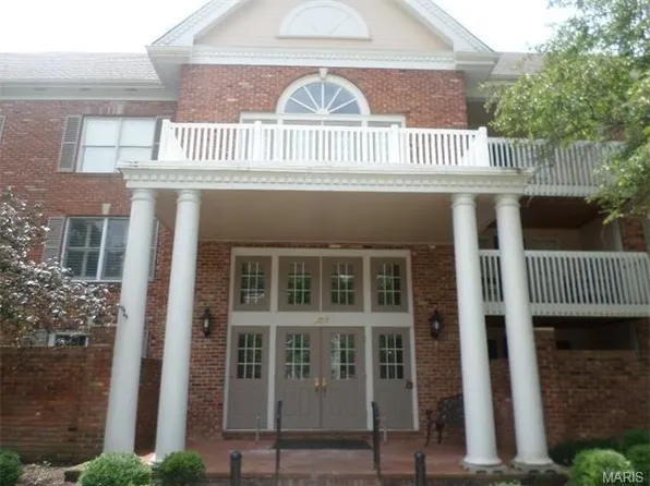 207 Ambridge Ct APT 105, Chesterfield, MO 63017