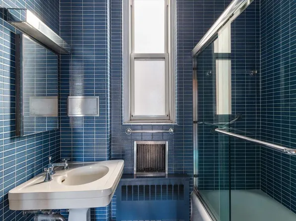 920 5th Avenue image 13 of 23