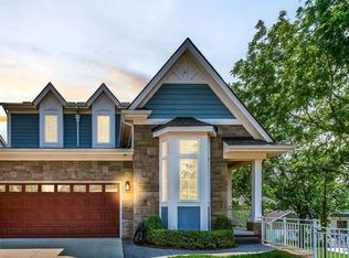 885 Cumberland Ridge Ct, Rochester, MI 48307