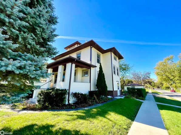 1433 West St, Grinnell, IA 50112