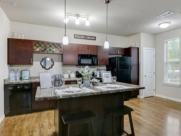 Reserve at Romeoville — Photo 8