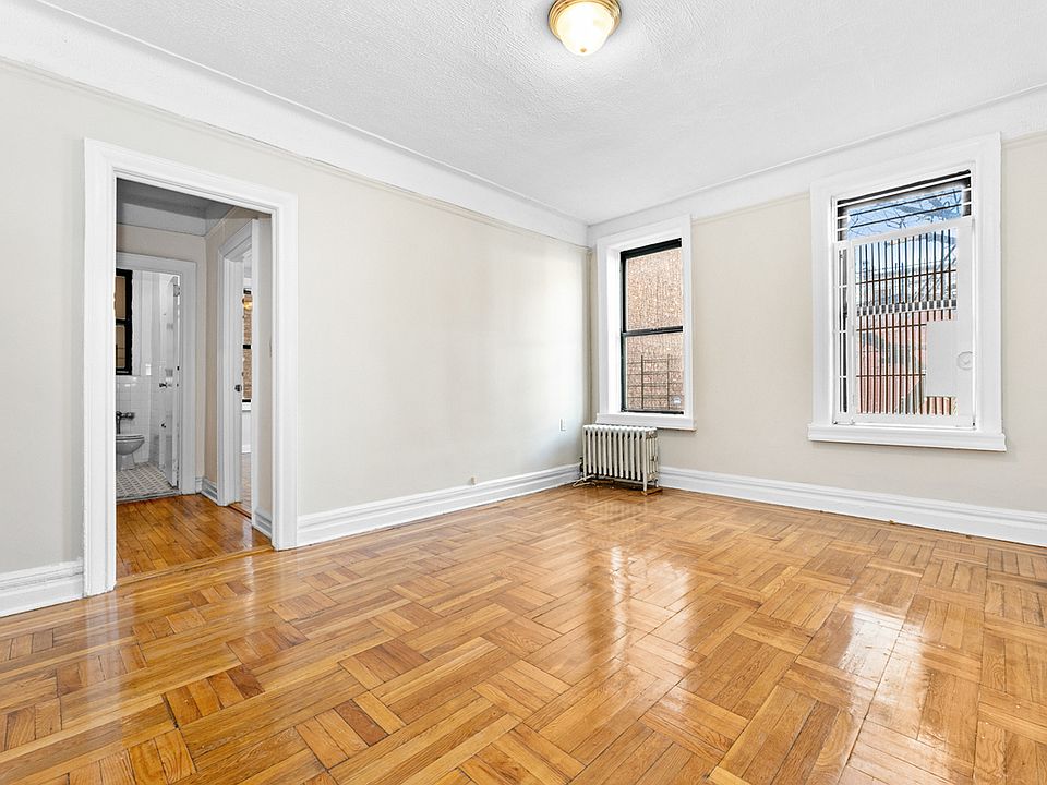 1st image of 30 Seaman Ave APT 4m