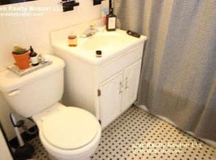 211 Winthrop Rd #33, Brookline, MA 02445