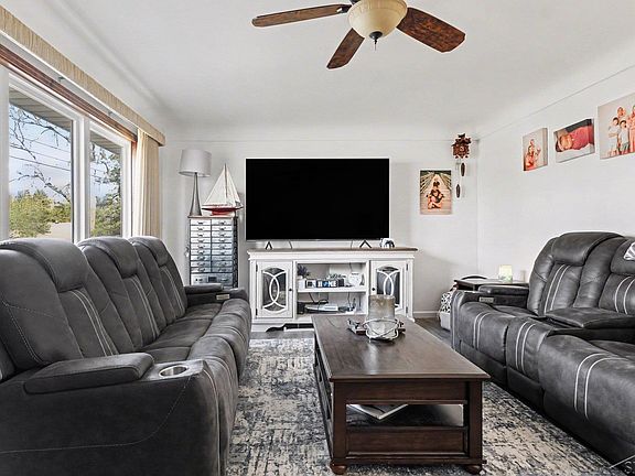 4th image of 1925 Schust Rd