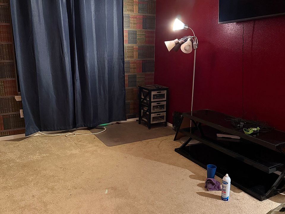 Before removing wallpaper and painting