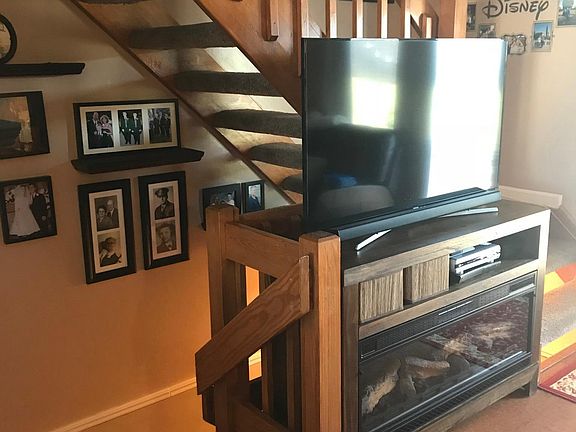 Open staircase, refinished 2 years ago