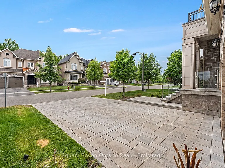 2147 Vineland Cres — Photo 5