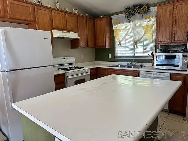 2nd image of 2300 Jackie O Ave