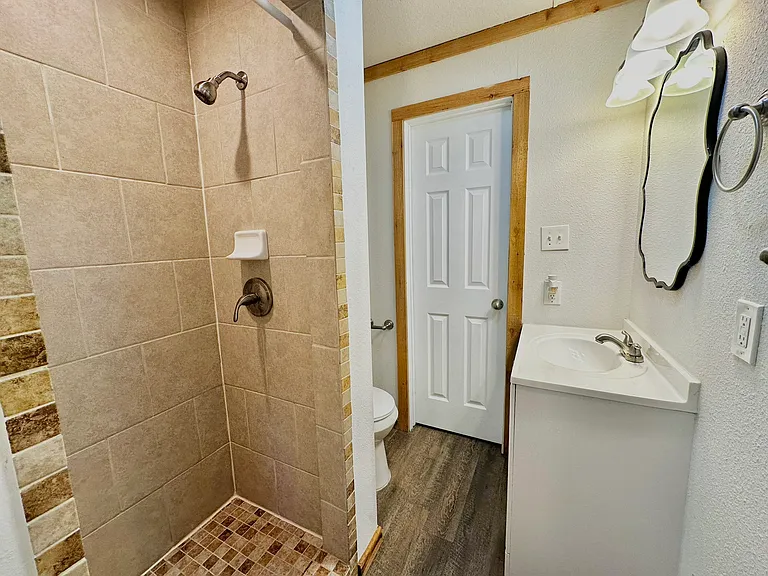 161 Elizabeth St #B — Photo 5