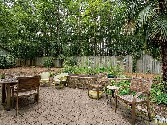 3rd image of 5604 Hawley Ct