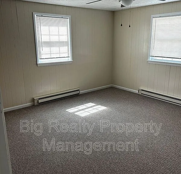 88 N Main St — Photo 10